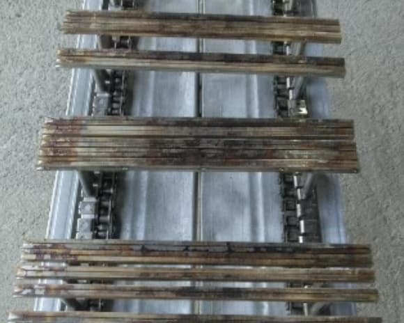 工場レール洗浄前